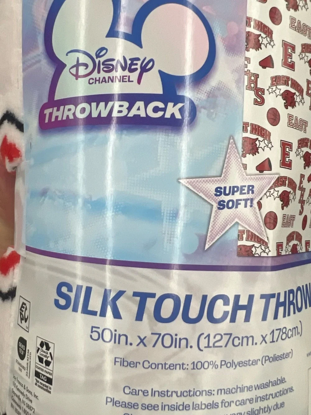 DISNEY HIGH SCHOOL MUSICAL THROW. BRAND NEW. 50 inch x 70 inch.